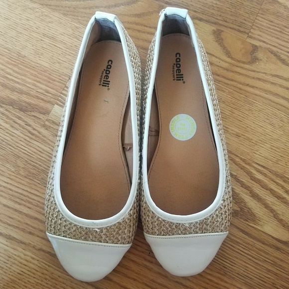 Capelli Womans Sz 8 Slide Ons White Tan Slippers - Picture 4 of 8